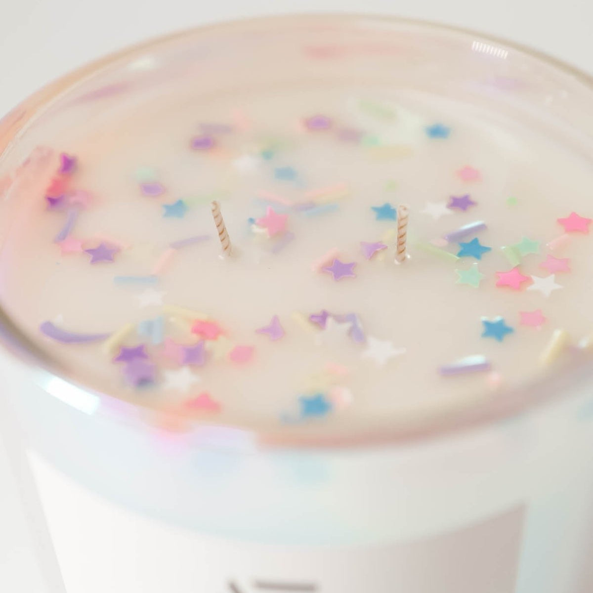 Ditch Soy Wax & Embrace Sustainability: Why Coconut Wax Candles are a Deforestation-Free Alternative - AEMBR