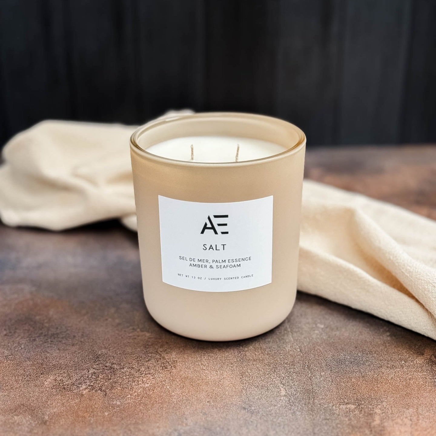 The Art of Safe and Luxurious Candle Fragrances: Why AEMBR Chooses a Blend of Essential Oils and Clean Synthetics - AEMBR