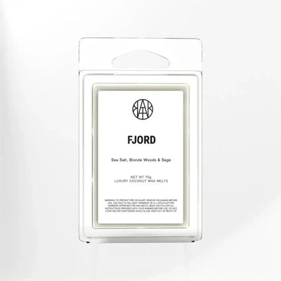 AEMBR Fjord wax melt, natural-colored soy wax pieces with a smooth texture, designed to release a fresh, ocean-inspired fragrance.